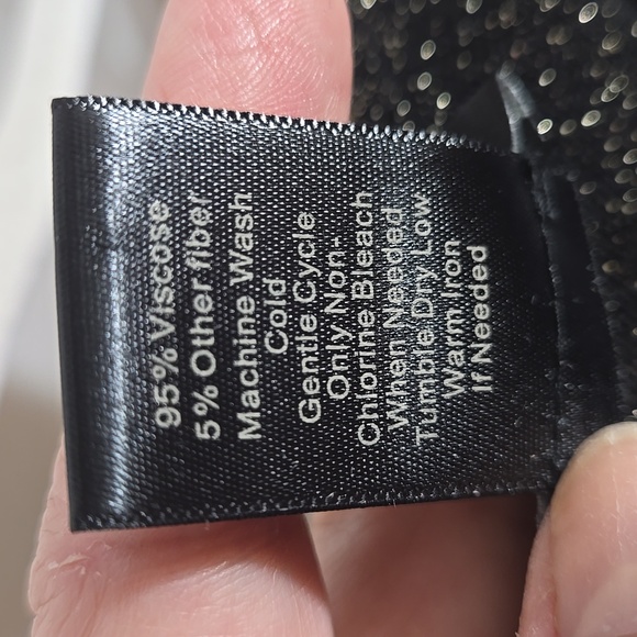 517. Ann Taylor Sparkly Sleeveless Top Size XS - Picture 5 of 5